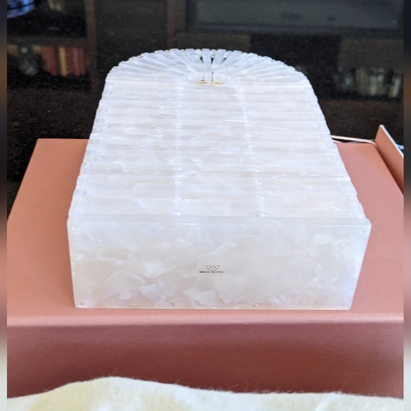 NIB Cult Gaia GAIA'S ARK PHONE Acrylic CROSSBODY Bag in Pearl-$248 - Picture 8 of 16